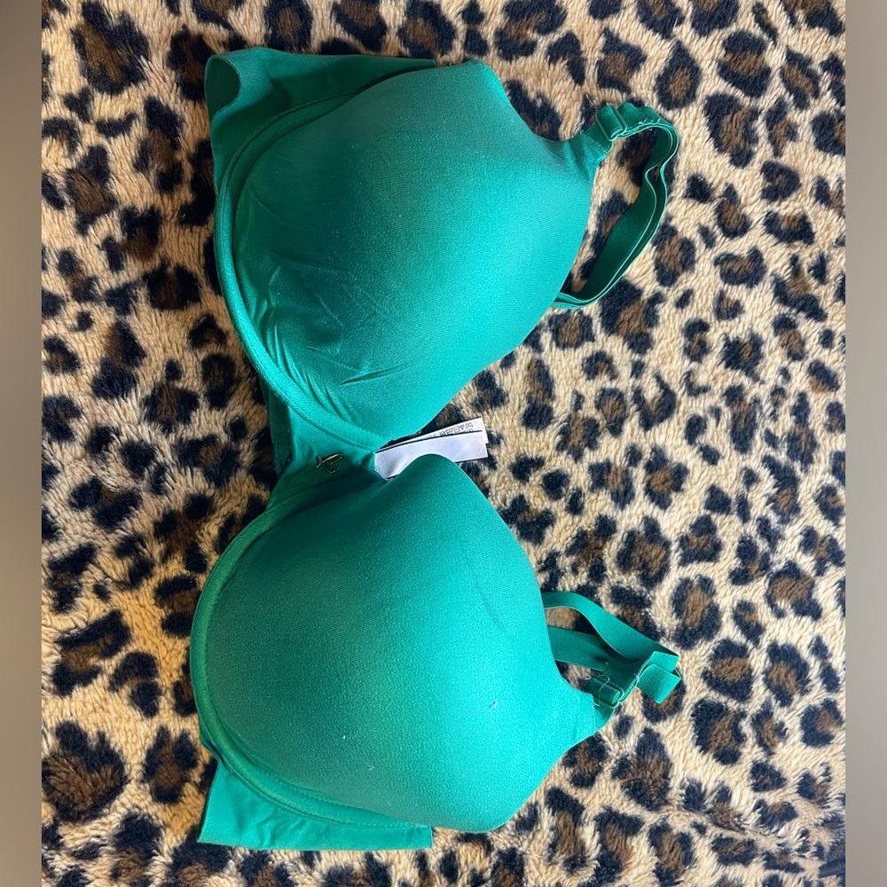Victoria's Secret Vibrant Green Bra - 38D